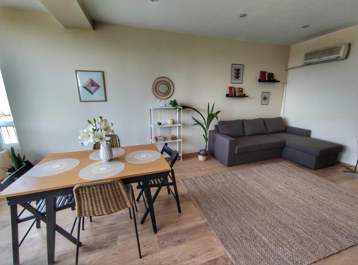 By The Cathedral, 1 Bed Flat *